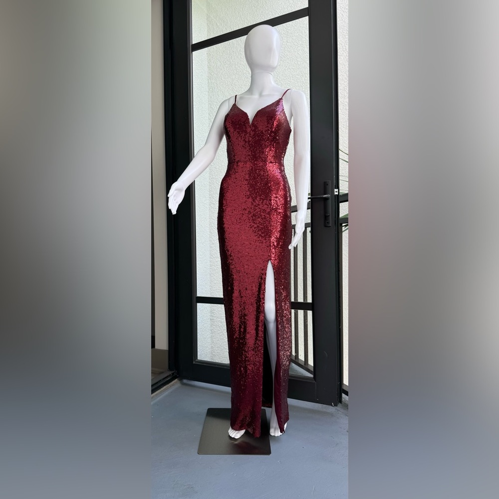 Dress. Elegant Burgundy Maxi Dress. Used once.